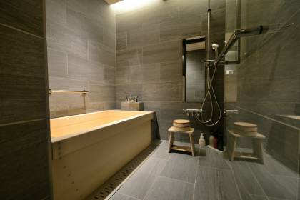 檜木浴缸