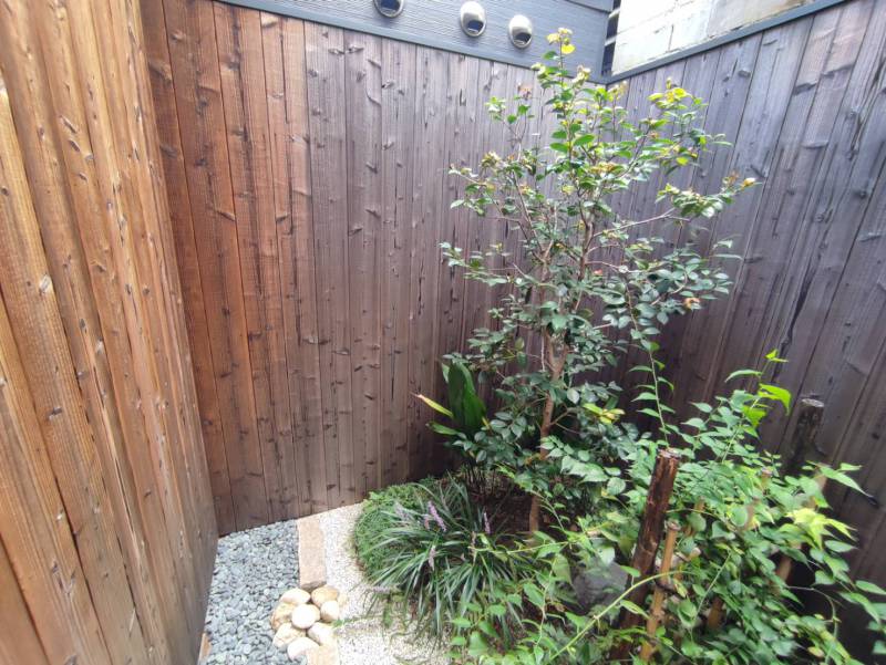 【京都市一軒貸切｜町屋ホテル】染　SEN　大宮五条　お庭をきれいにしました。