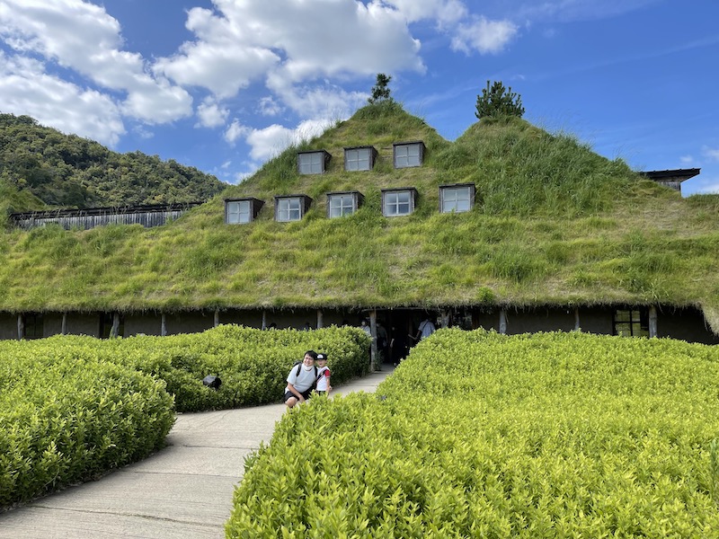 Walking around Kyoto suburbs (La Collina Omihachiman)