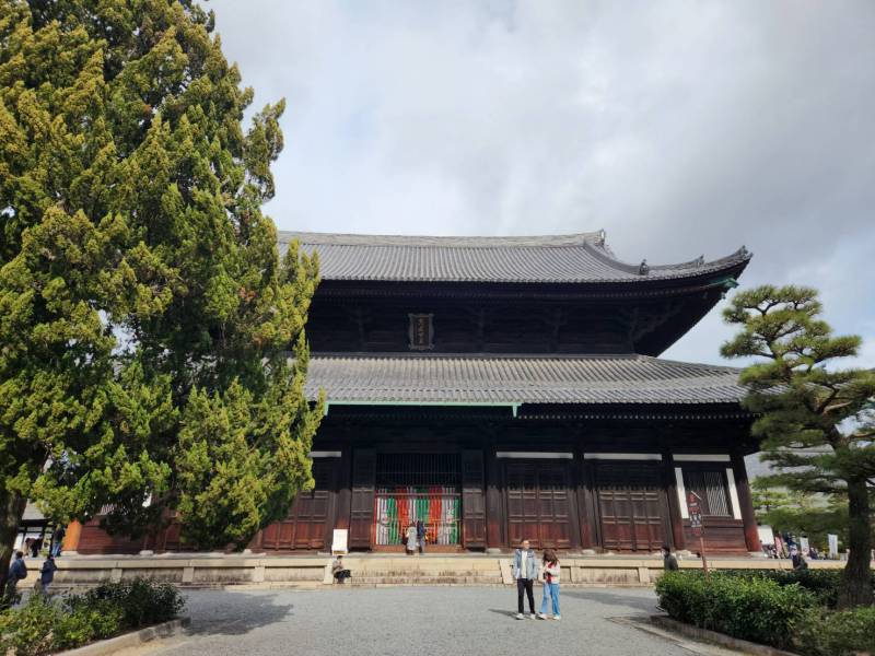 Autumn colours in Todaiji