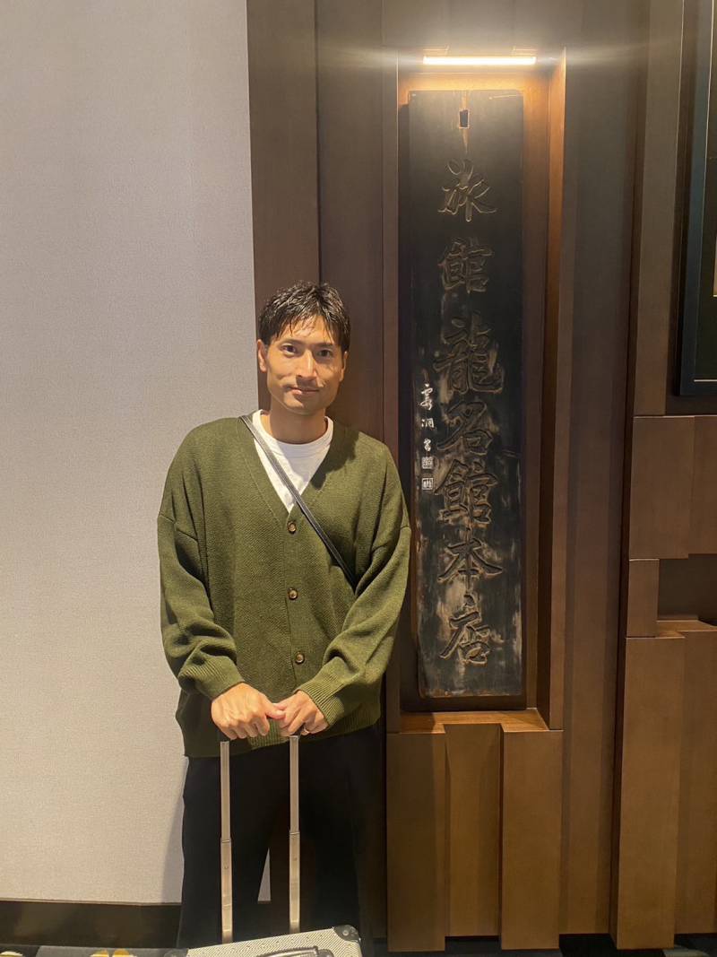 Former Japan national soccer player Junya Tanaka visited Ryumeikan Ochanomizu Honten.